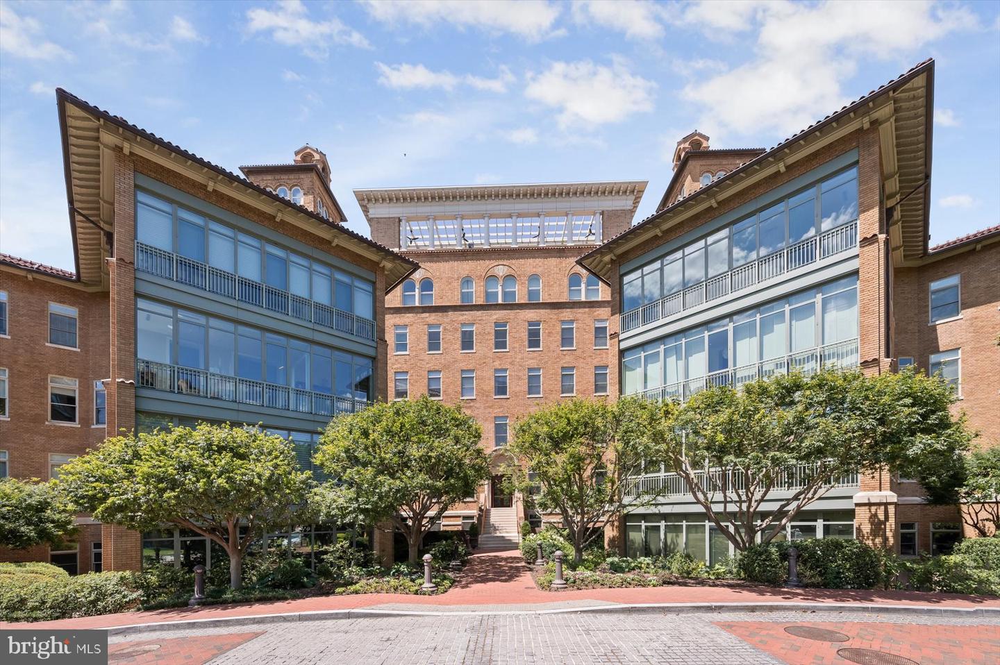 2425 L ST NW #303, WASHINGTON, District Of Columbia 20037, 2 Bedrooms Bedrooms, ,2 BathroomsBathrooms,Residential,For sale,2425 L ST NW #303,DCDC2241692 MLS # DCDC2241692