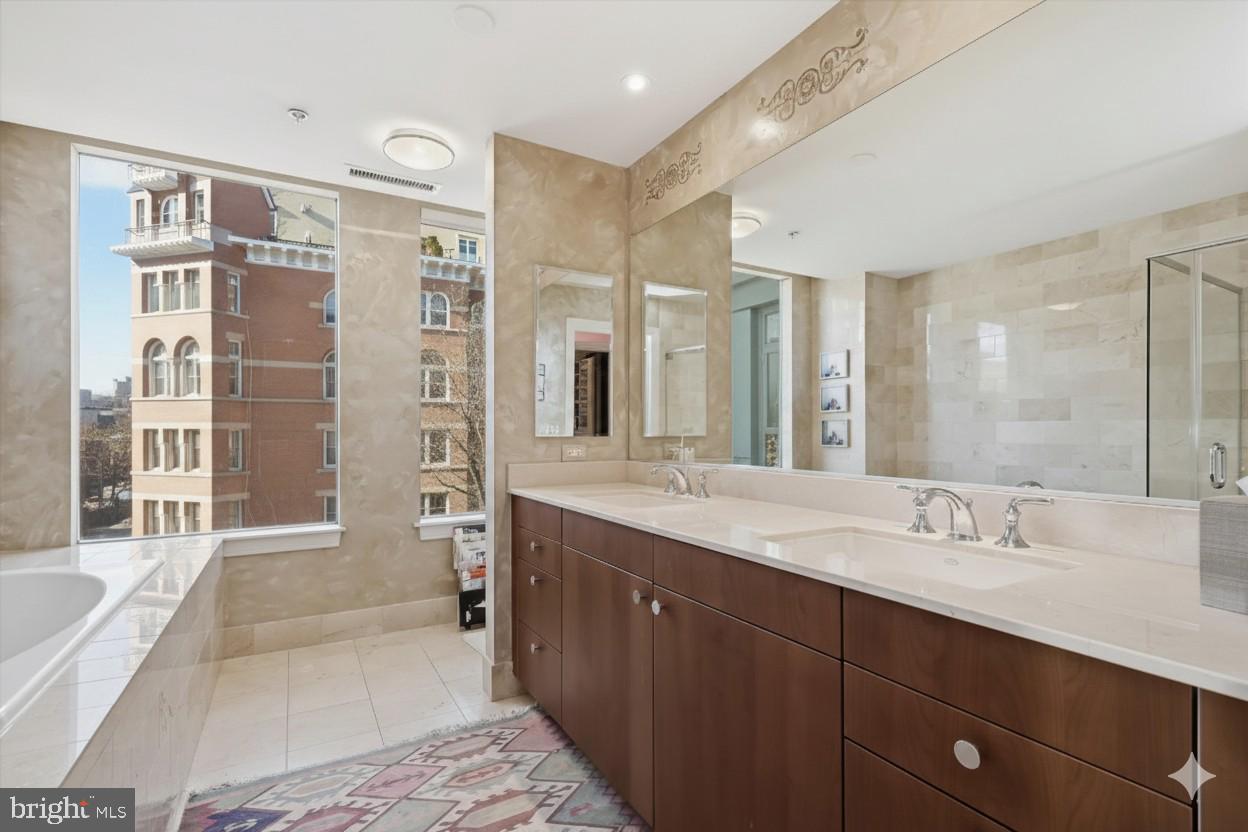 2425 L ST NW #303, WASHINGTON, District Of Columbia 20037, 2 Bedrooms Bedrooms, ,2 BathroomsBathrooms,Residential,For sale,2425 L ST NW #303,DCDC2241692 MLS # DCDC2241692