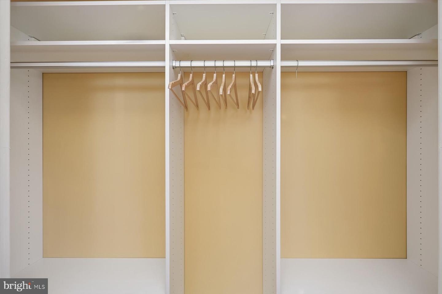 2425 L ST NW #303, WASHINGTON, District Of Columbia 20037, 2 Bedrooms Bedrooms, ,2 BathroomsBathrooms,Residential,For sale,2425 L ST NW #303,DCDC2241692 MLS # DCDC2241692