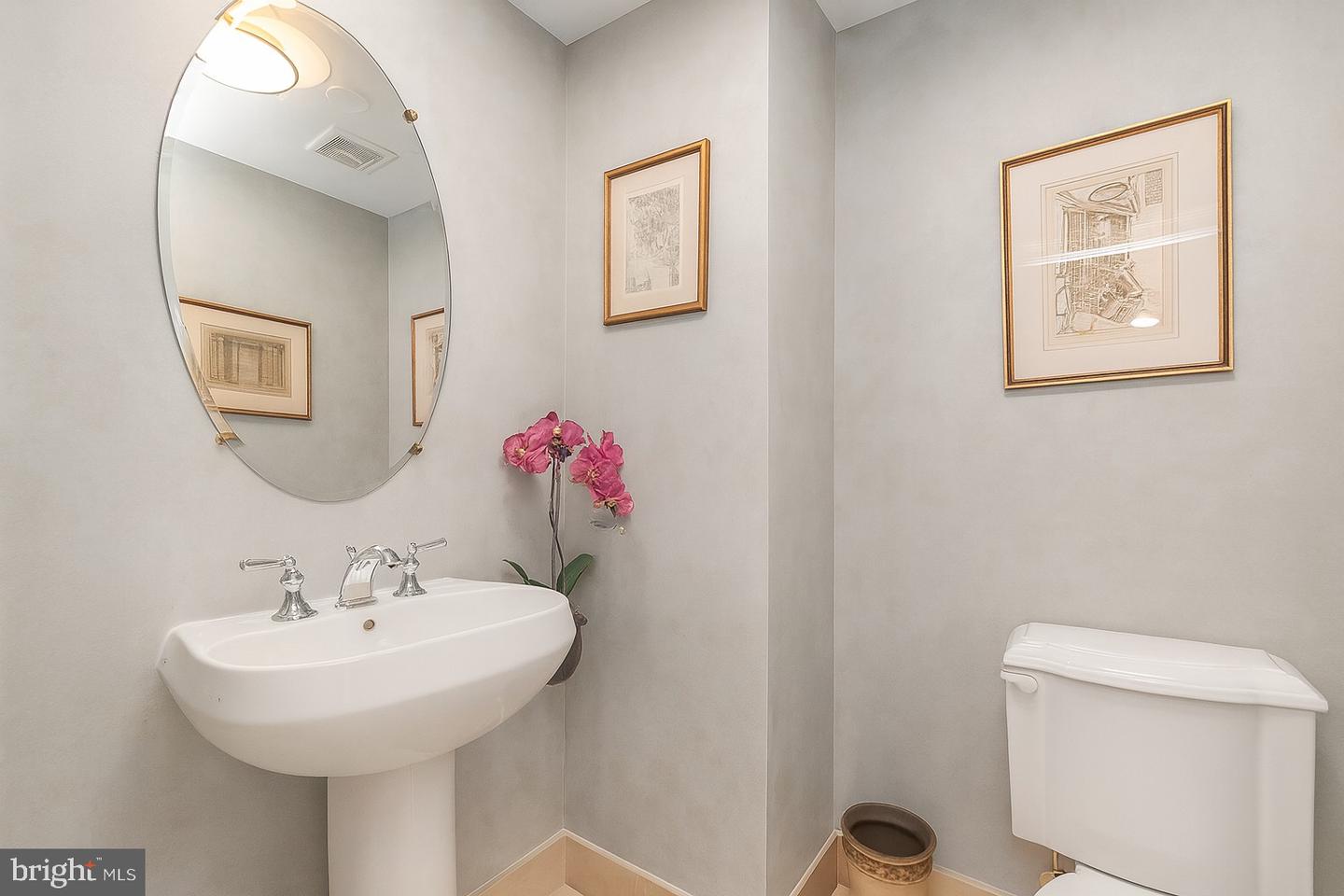 2425 L ST NW #303, WASHINGTON, District Of Columbia 20037, 2 Bedrooms Bedrooms, ,2 BathroomsBathrooms,Residential,For sale,2425 L ST NW #303,DCDC2241692 MLS # DCDC2241692