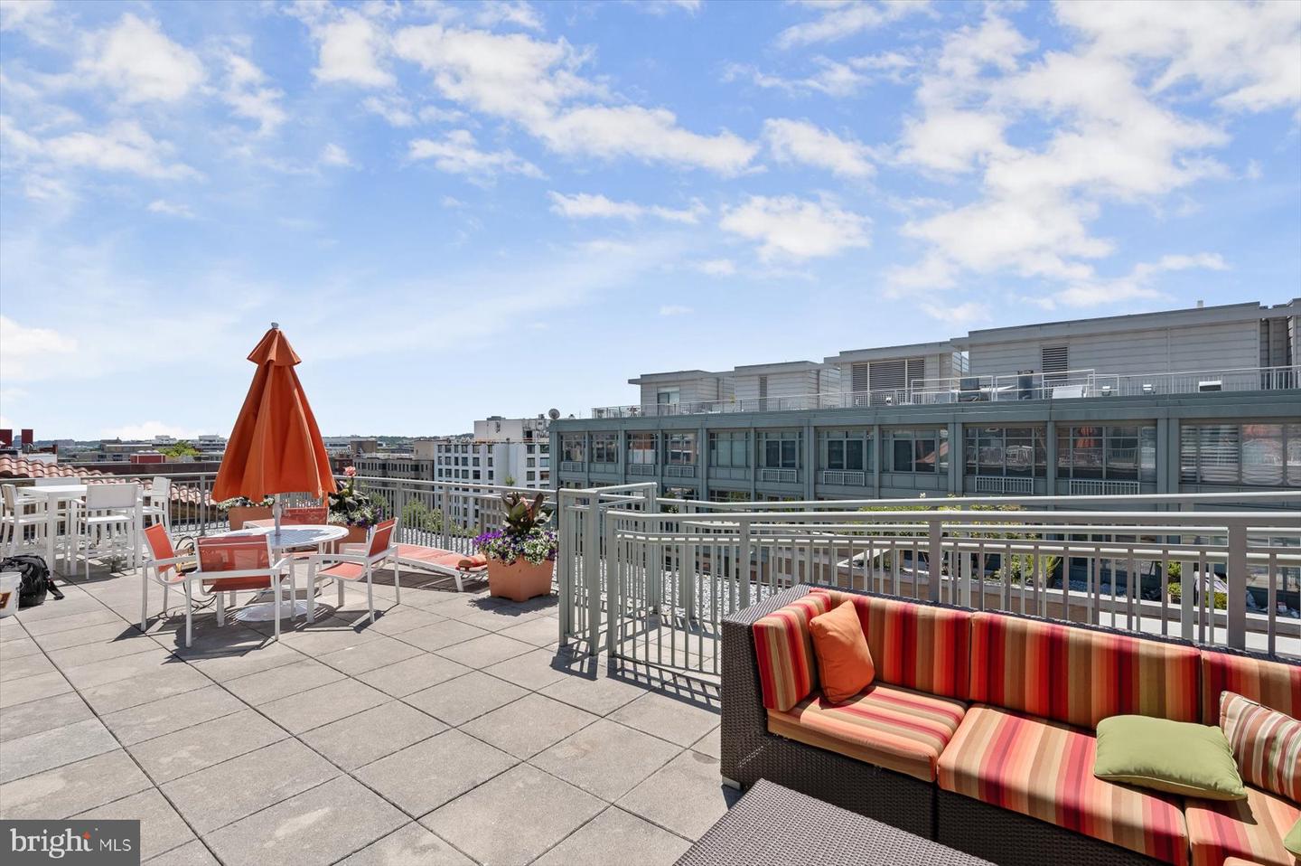 2425 L ST NW #303, WASHINGTON, District Of Columbia 20037, 2 Bedrooms Bedrooms, ,2 BathroomsBathrooms,Residential,For sale,2425 L ST NW #303,DCDC2241692 MLS # DCDC2241692