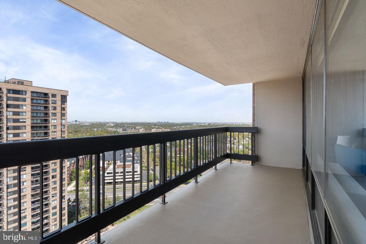 3705 S GEORGE MASON DR #2202S, FALLS CHURCH, Virginia 22041, 1 Bedroom Bedrooms, ,1 BathroomBathrooms,Residential,For sale,3705 S GEORGE MASON DR #2202S,VAFX2287630 MLS # VAFX2287630