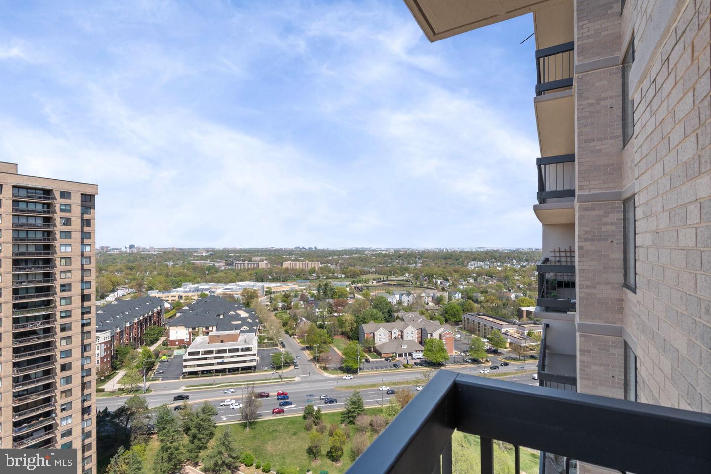 3705 S GEORGE MASON DR #2202S, FALLS CHURCH, Virginia 22041, 1 Bedroom Bedrooms, ,1 BathroomBathrooms,Residential,For sale,3705 S GEORGE MASON DR #2202S,VAFX2287630 MLS # VAFX2287630