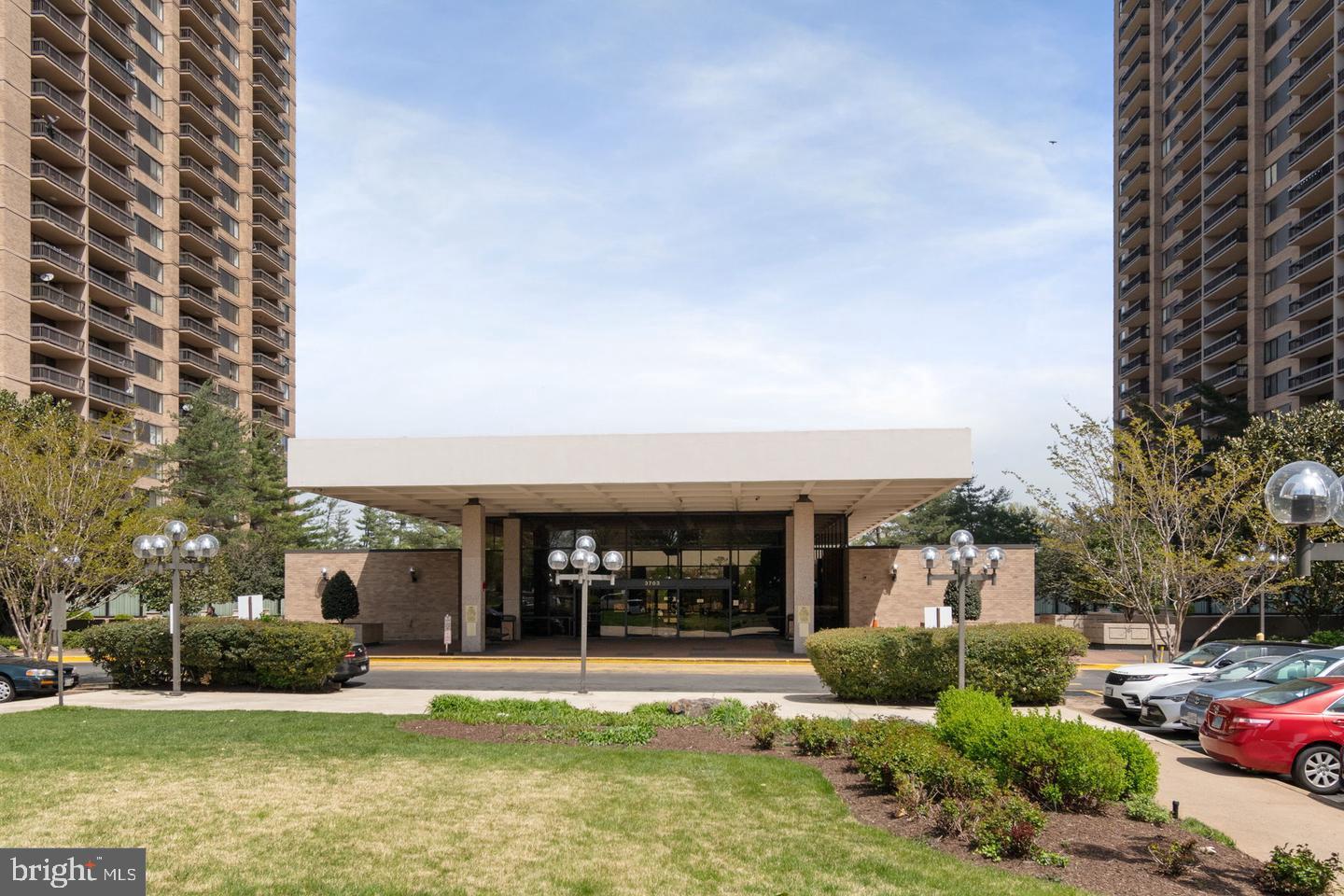 3705 S GEORGE MASON DR #2202S, FALLS CHURCH, Virginia 22041, 1 Bedroom Bedrooms, ,1 BathroomBathrooms,Residential,For sale,3705 S GEORGE MASON DR #2202S,VAFX2287630 MLS # VAFX2287630