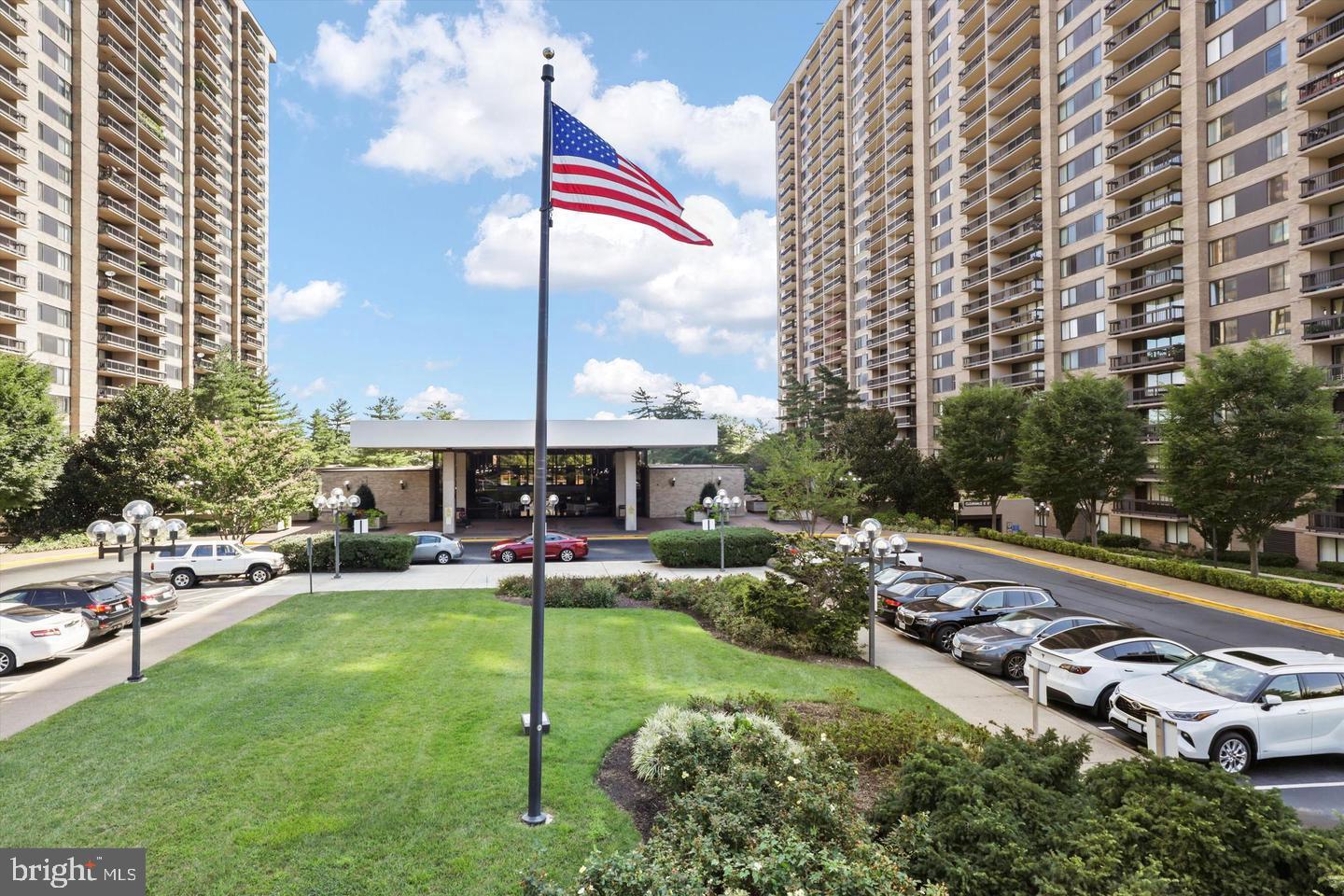 3705 S GEORGE MASON DR #2202S, FALLS CHURCH, Virginia 22041, 1 Bedroom Bedrooms, ,1 BathroomBathrooms,Residential,For sale,3705 S GEORGE MASON DR #2202S,VAFX2287630 MLS # VAFX2287630