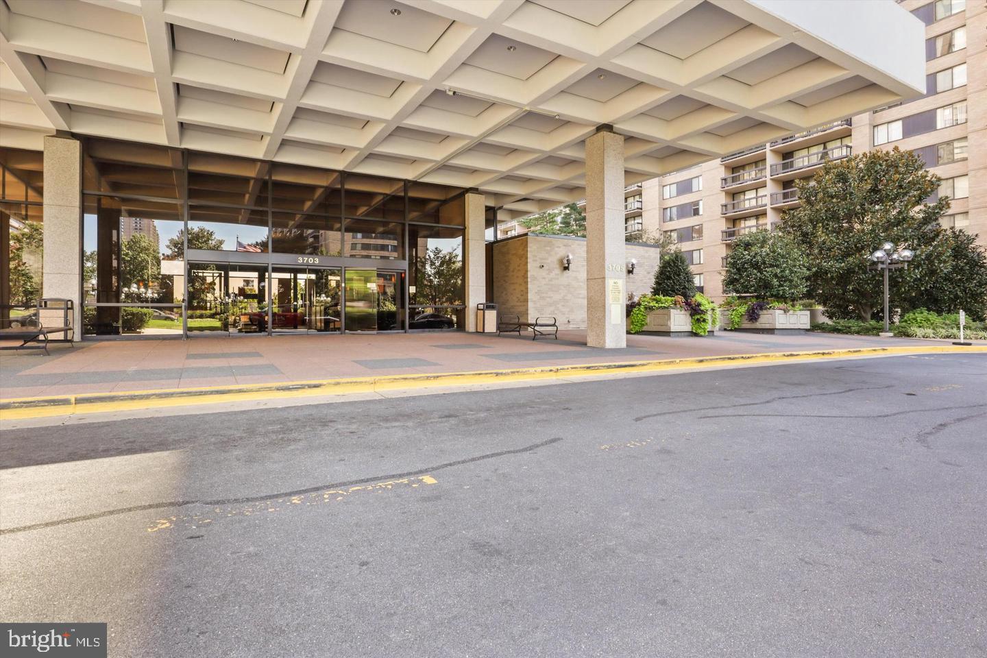 3705 S GEORGE MASON DR #2202S, FALLS CHURCH, Virginia 22041, 1 Bedroom Bedrooms, ,1 BathroomBathrooms,Residential,For sale,3705 S GEORGE MASON DR #2202S,VAFX2287630 MLS # VAFX2287630