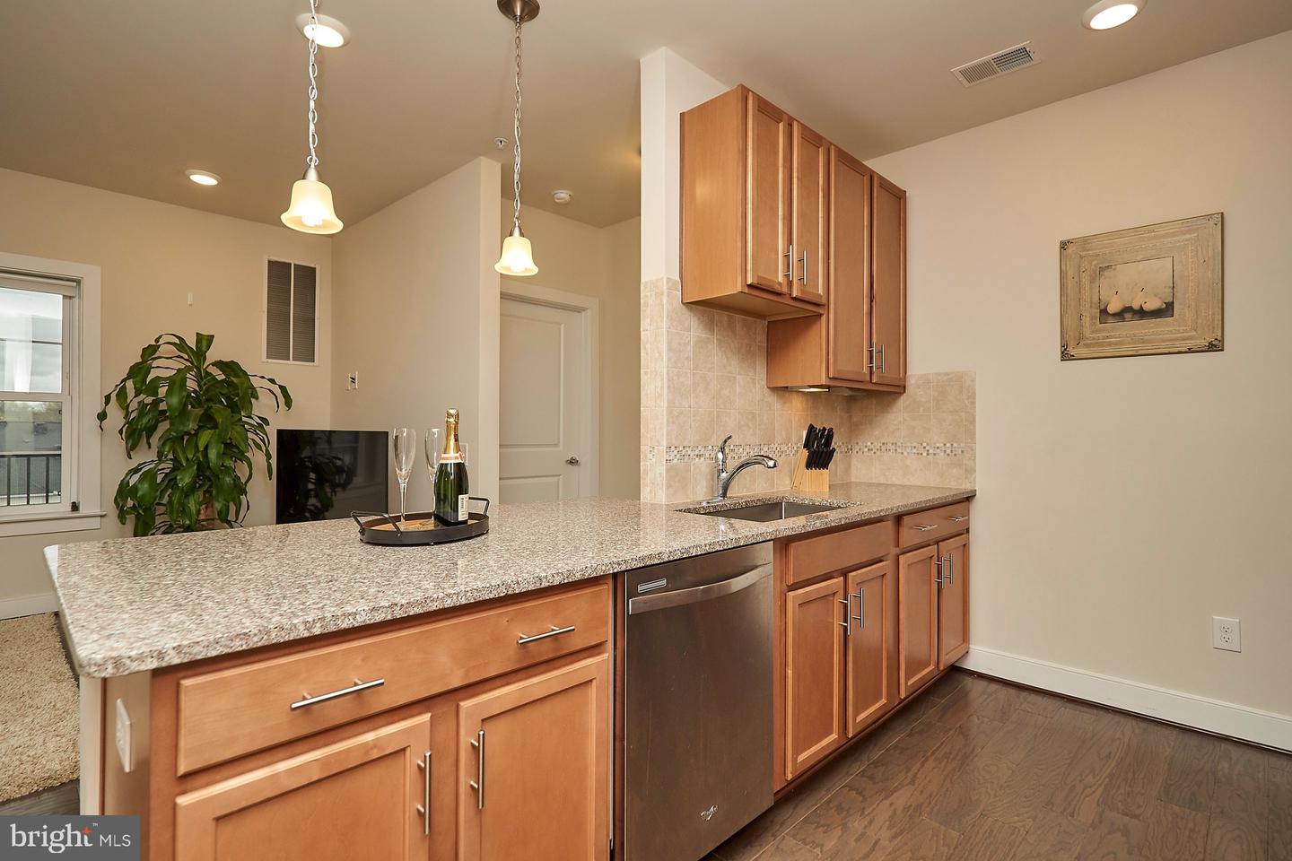 2905 BLEEKER ST #4-406, FAIRFAX, Virginia 22031, 2 Bedrooms Bedrooms, ,2 BathroomsBathrooms,Residential,For sale,2905 BLEEKER ST #4-406,VAFX2288100 MLS # VAFX2288100