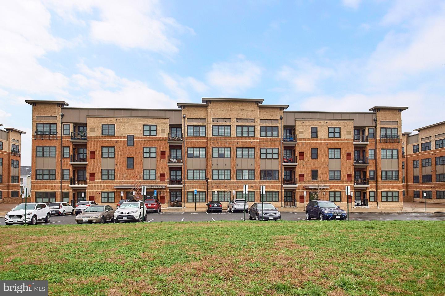 2905 BLEEKER ST #4-406, FAIRFAX, Virginia 22031, 2 Bedrooms Bedrooms, ,2 BathroomsBathrooms,Residential,For sale,2905 BLEEKER ST #4-406,VAFX2288100 MLS # VAFX2288100