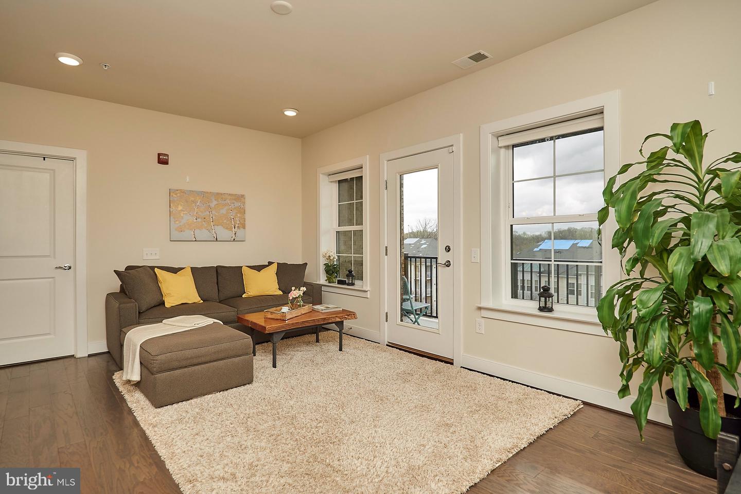 2905 BLEEKER ST #4-406, FAIRFAX, Virginia 22031, 2 Bedrooms Bedrooms, ,2 BathroomsBathrooms,Residential,For sale,2905 BLEEKER ST #4-406,VAFX2288100 MLS # VAFX2288100