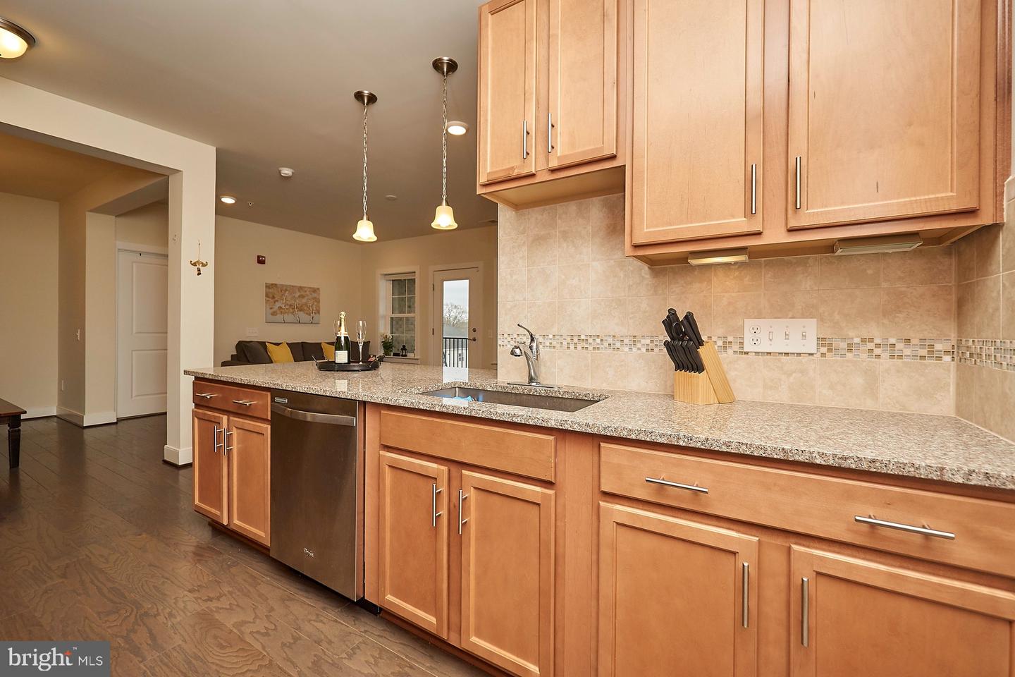 2905 BLEEKER ST #4-406, FAIRFAX, Virginia 22031, 2 Bedrooms Bedrooms, ,2 BathroomsBathrooms,Residential,For sale,2905 BLEEKER ST #4-406,VAFX2288100 MLS # VAFX2288100