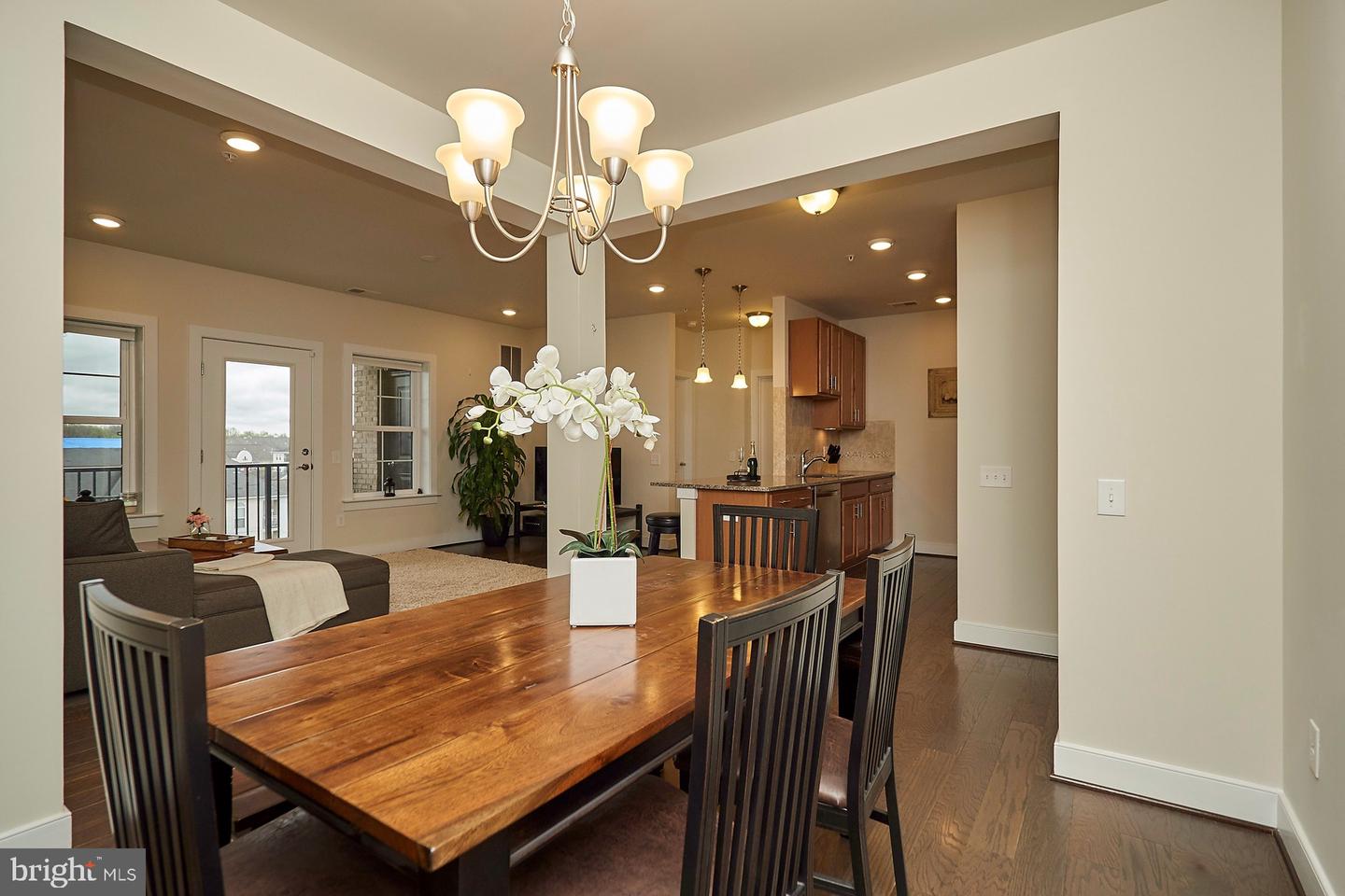 2905 BLEEKER ST #4-406, FAIRFAX, Virginia 22031, 2 Bedrooms Bedrooms, ,2 BathroomsBathrooms,Residential,For sale,2905 BLEEKER ST #4-406,VAFX2288100 MLS # VAFX2288100