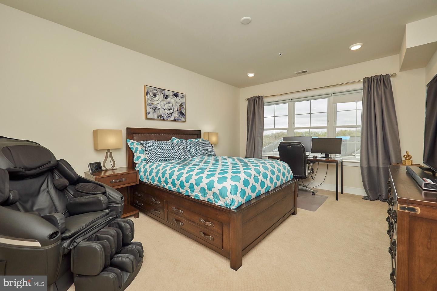 2905 BLEEKER ST #4-406, FAIRFAX, Virginia 22031, 2 Bedrooms Bedrooms, ,2 BathroomsBathrooms,Residential,For sale,2905 BLEEKER ST #4-406,VAFX2288100 MLS # VAFX2288100