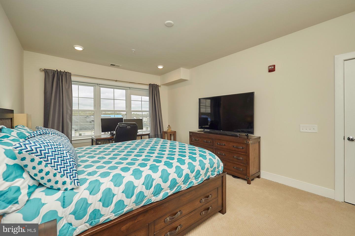 2905 BLEEKER ST #4-406, FAIRFAX, Virginia 22031, 2 Bedrooms Bedrooms, ,2 BathroomsBathrooms,Residential,For sale,2905 BLEEKER ST #4-406,VAFX2288100 MLS # VAFX2288100