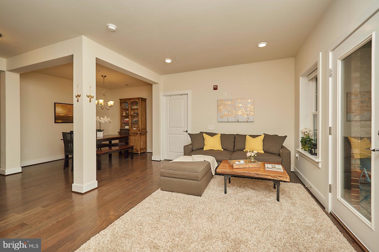 2905 BLEEKER ST #4-406, FAIRFAX, Virginia 22031, 2 Bedrooms Bedrooms, ,2 BathroomsBathrooms,Residential,For sale,2905 BLEEKER ST #4-406,VAFX2288100 MLS # VAFX2288100