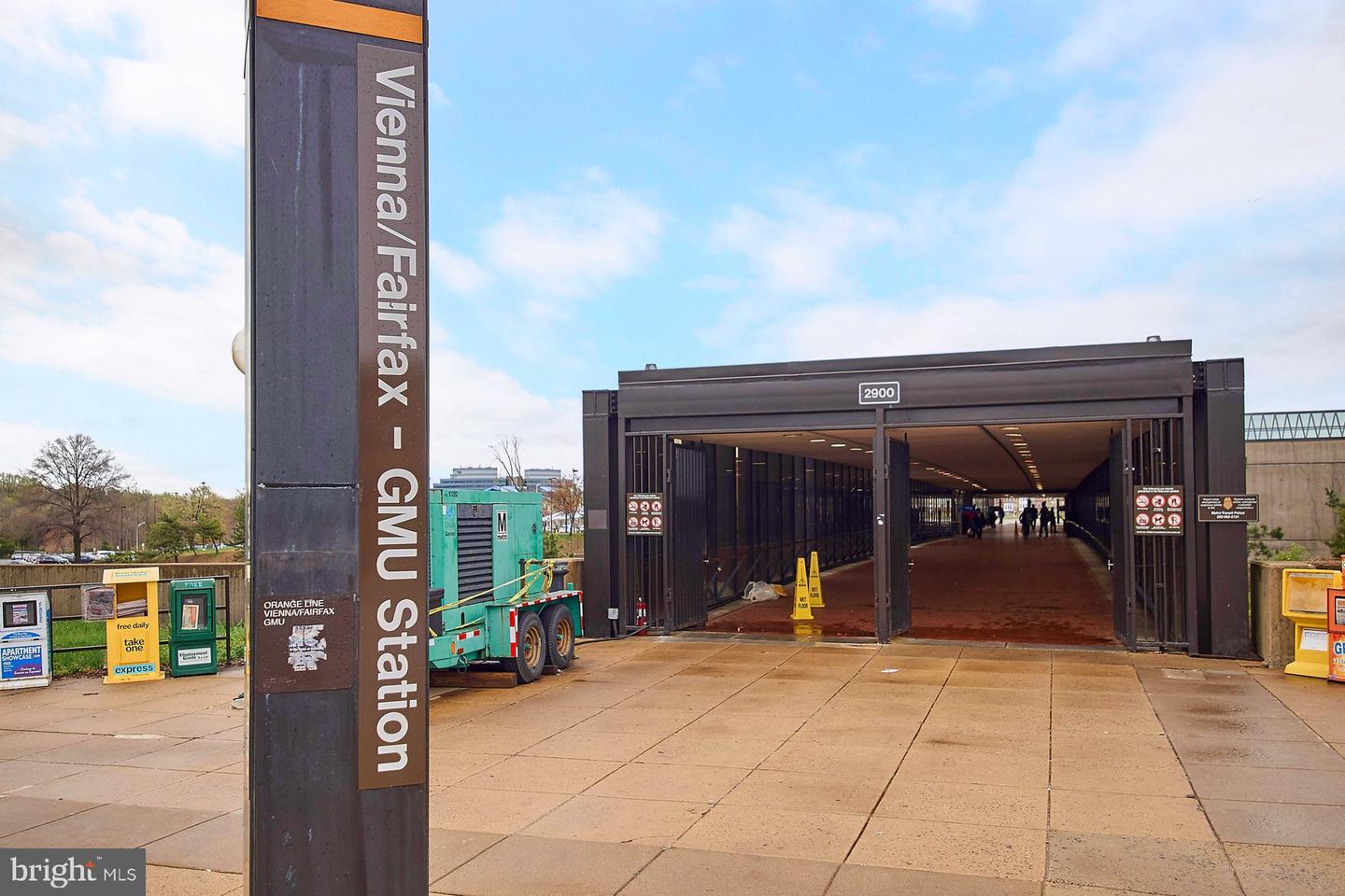 2905 BLEEKER ST #4-406, FAIRFAX, Virginia 22031, 2 Bedrooms Bedrooms, ,2 BathroomsBathrooms,Residential,For sale,2905 BLEEKER ST #4-406,VAFX2288100 MLS # VAFX2288100