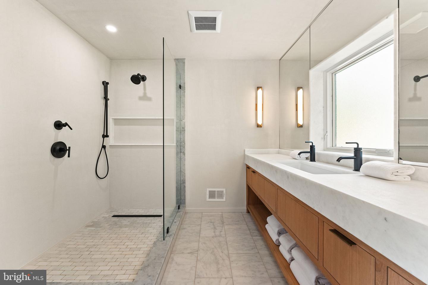 21 OVERBECK ALLEY NE, WASHINGTON, District Of Columbia 20002, 4 Bedrooms Bedrooms, ,3 BathroomsBathrooms,Residential,For sale,21 OVERBECK ALLEY NE,DCDC2243888 MLS # DCDC2243888