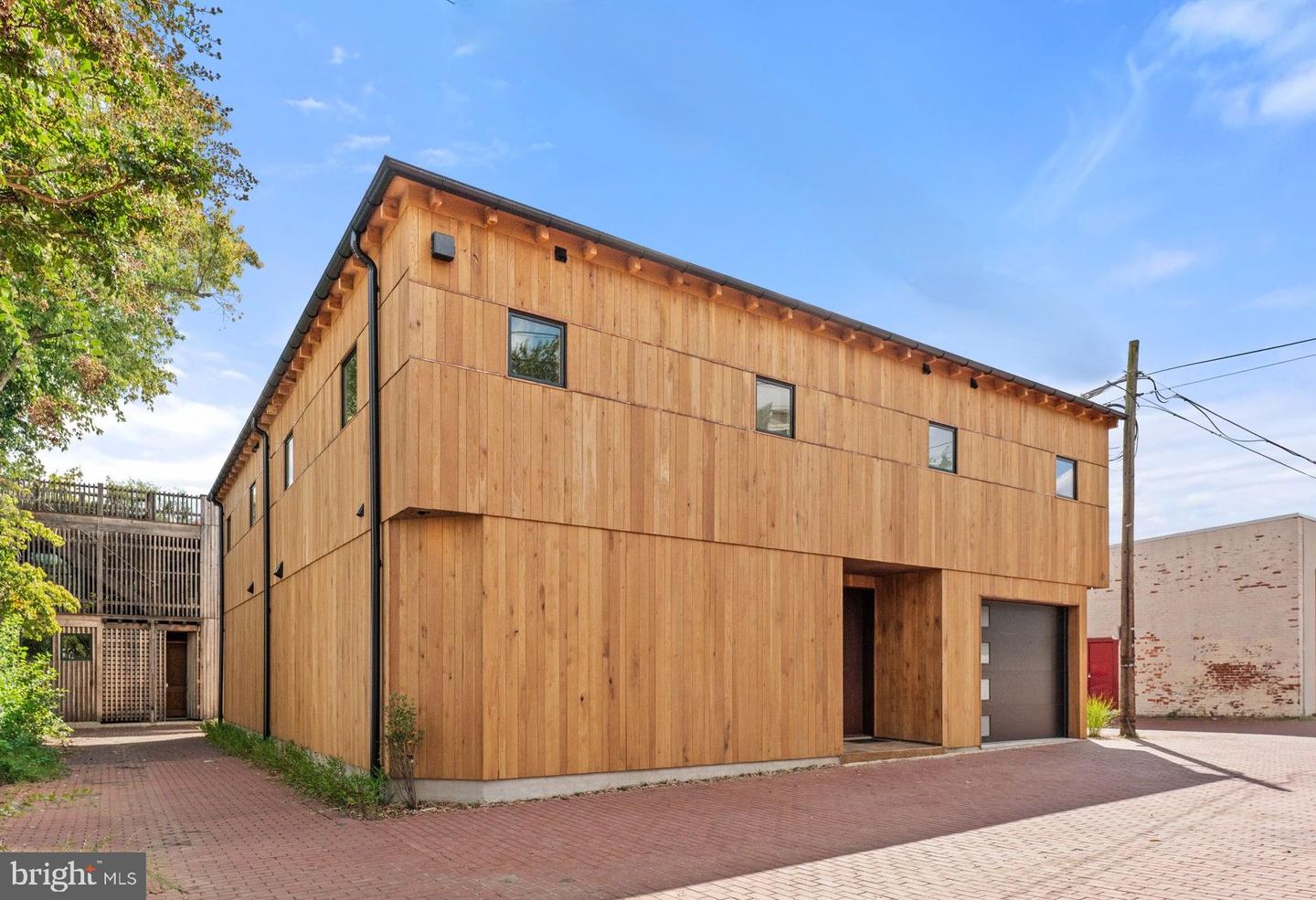 21 OVERBECK ALLEY NE, WASHINGTON, District Of Columbia 20002, 4 Bedrooms Bedrooms, ,3 BathroomsBathrooms,Residential,For sale,21 OVERBECK ALLEY NE,DCDC2243888 MLS # DCDC2243888