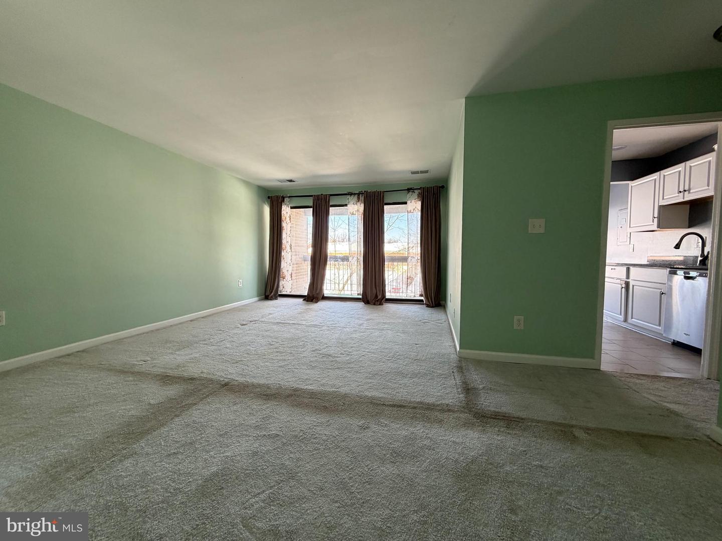 545 FLORIDA AVE #203, HERNDON, Virginia 20170, 1 Bedroom Bedrooms, ,1 BathroomBathrooms,Residential,For sale,545 FLORIDA AVE #203,VAFX2288194 MLS # VAFX2288194