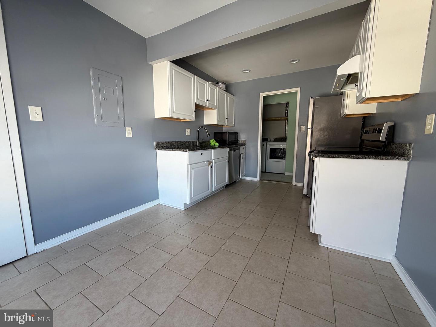 545 FLORIDA AVE #203, HERNDON, Virginia 20170, 1 Bedroom Bedrooms, ,1 BathroomBathrooms,Residential,For sale,545 FLORIDA AVE #203,VAFX2288194 MLS # VAFX2288194