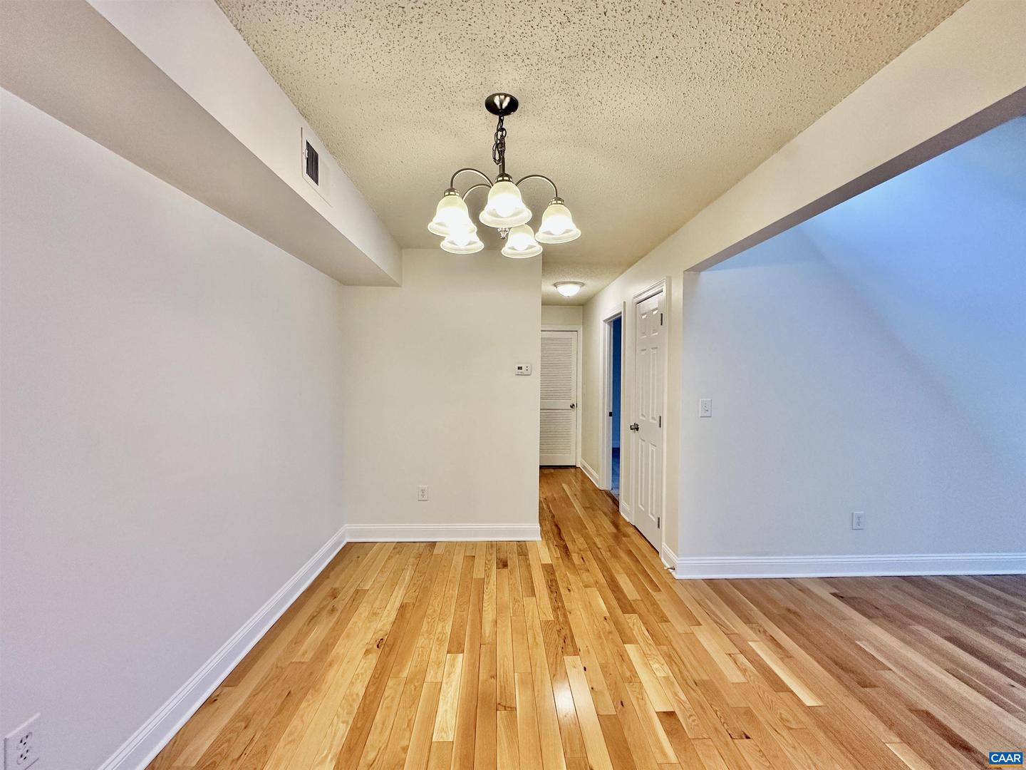 139 GREEN TURTLE LN #10, CHARLOTTESVILLE, Virginia 22901, 1 Bedroom Bedrooms, ,1 BathroomBathrooms,Residential,For sale,139 GREEN TURTLE LN #10,672916 MLS # 672916