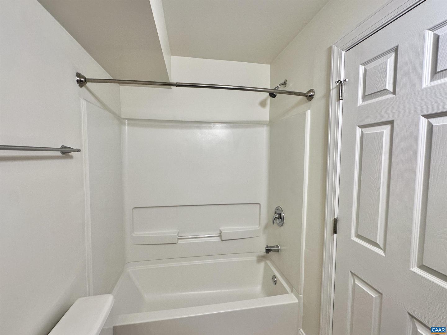 139 GREEN TURTLE LN #10, CHARLOTTESVILLE, Virginia 22901, 1 Bedroom Bedrooms, ,1 BathroomBathrooms,Residential,For sale,139 GREEN TURTLE LN #10,672916 MLS # 672916