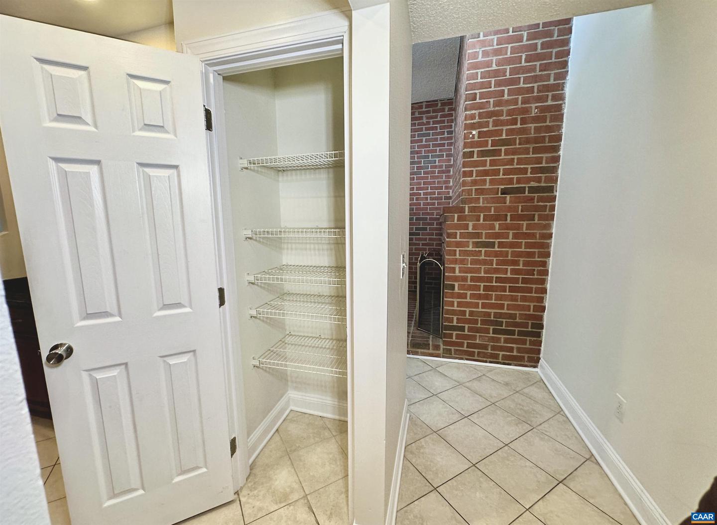 139 GREEN TURTLE LN #10, CHARLOTTESVILLE, Virginia 22901, 1 Bedroom Bedrooms, ,1 BathroomBathrooms,Residential,For sale,139 GREEN TURTLE LN #10,672916 MLS # 672916