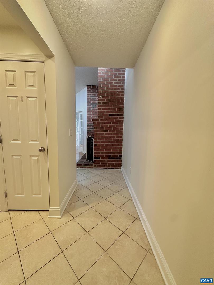 139 GREEN TURTLE LN #10, CHARLOTTESVILLE, Virginia 22901, 1 Bedroom Bedrooms, ,1 BathroomBathrooms,Residential,For sale,139 GREEN TURTLE LN #10,672916 MLS # 672916