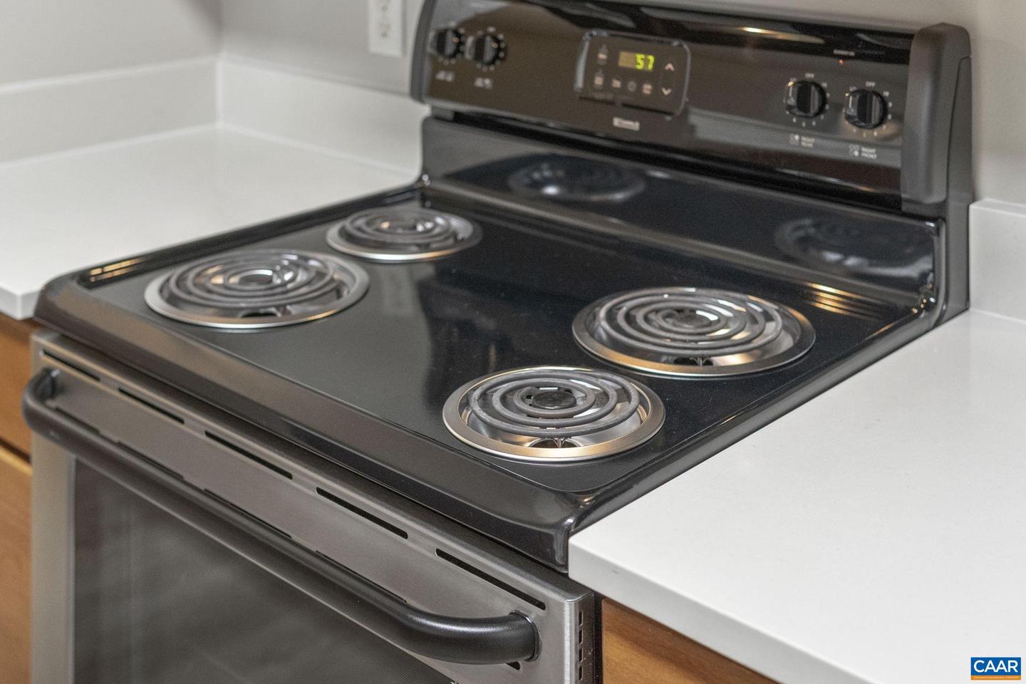 745 WALKER SQ #3B, CHARLOTTESVILLE, Virginia 22903, 1 Bedroom Bedrooms, ,1 BathroomBathrooms,Residential,For sale,745 WALKER SQ #3B,672917 MLS # 672917