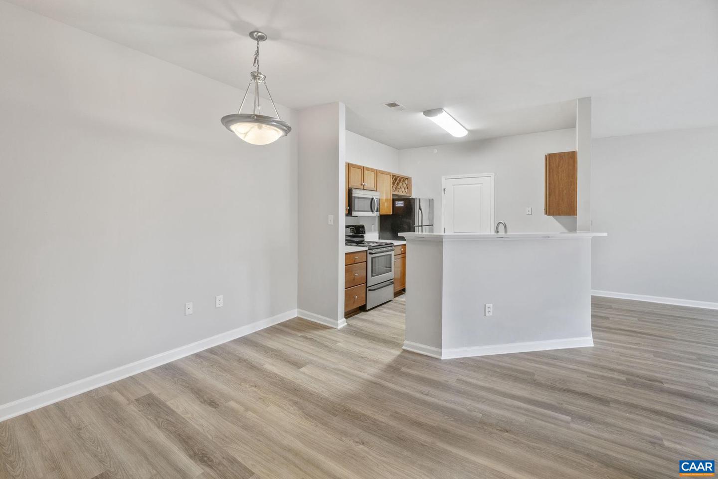 745 WALKER SQ #3B, CHARLOTTESVILLE, Virginia 22903, 1 Bedroom Bedrooms, ,1 BathroomBathrooms,Residential,For sale,745 WALKER SQ #3B,672917 MLS # 672917