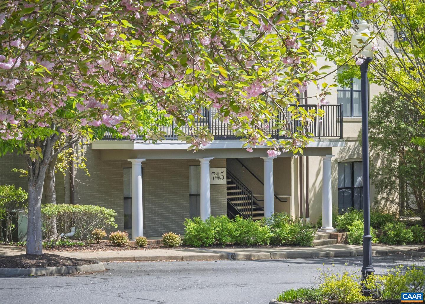 745 WALKER SQ #3B, CHARLOTTESVILLE, Virginia 22903, 1 Bedroom Bedrooms, ,1 BathroomBathrooms,Residential,For sale,745 WALKER SQ #3B,672917 MLS # 672917