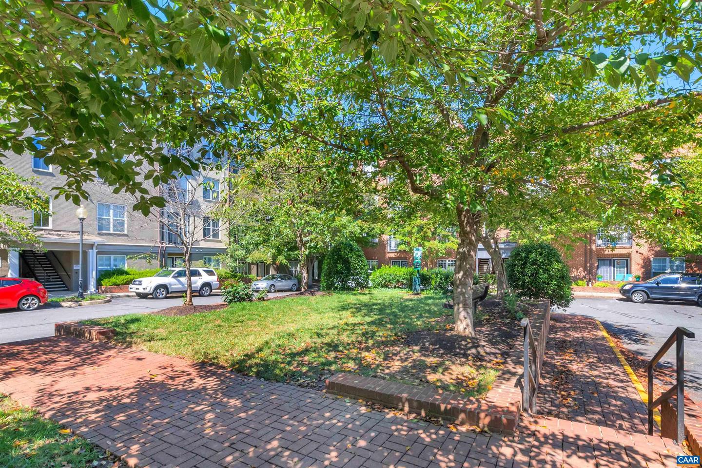 745 WALKER SQ #3B, CHARLOTTESVILLE, Virginia 22903, 1 Bedroom Bedrooms, ,1 BathroomBathrooms,Residential,For sale,745 WALKER SQ #3B,672917 MLS # 672917