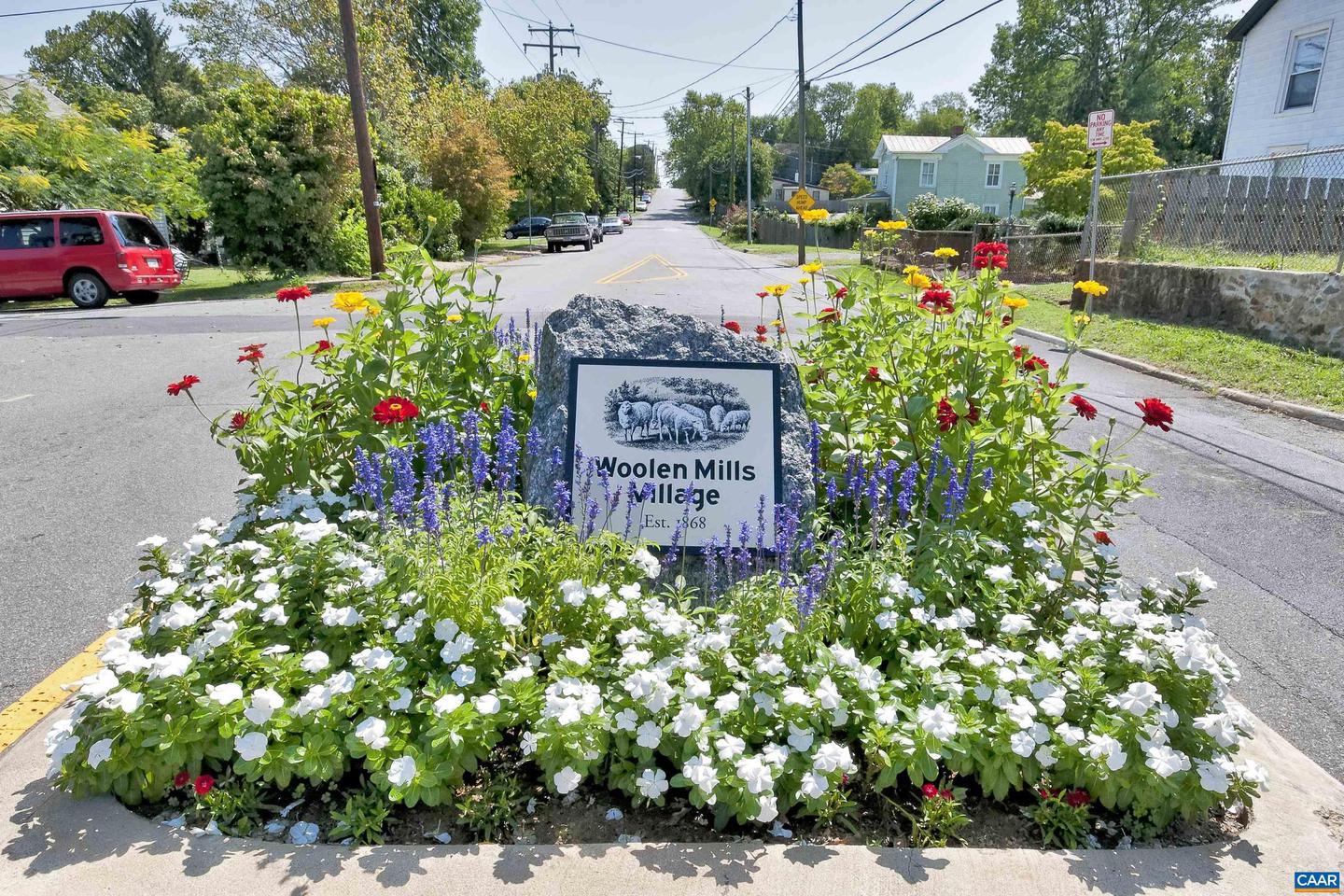 745 WALKER SQ #3B, CHARLOTTESVILLE, Virginia 22903, 1 Bedroom Bedrooms, ,1 BathroomBathrooms,Residential,For sale,745 WALKER SQ #3B,672917 MLS # 672917