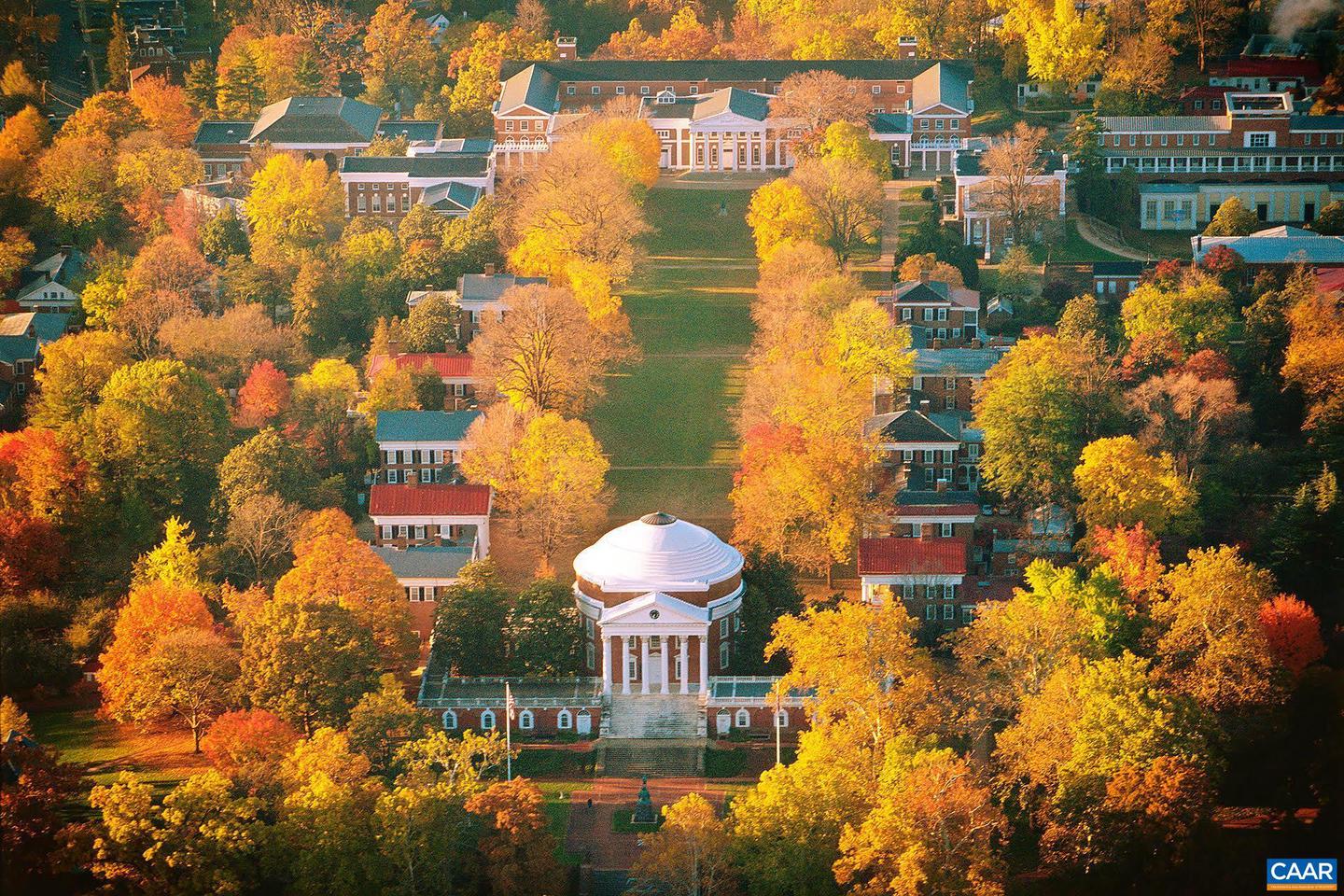 745 WALKER SQ #3B, CHARLOTTESVILLE, Virginia 22903, 1 Bedroom Bedrooms, ,1 BathroomBathrooms,Residential,For sale,745 WALKER SQ #3B,672917 MLS # 672917