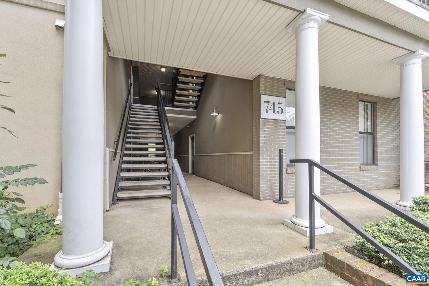 745 WALKER SQ #3B, CHARLOTTESVILLE, Virginia 22903, 1 Bedroom Bedrooms, ,1 BathroomBathrooms,Residential,For sale,745 WALKER SQ #3B,672917 MLS # 672917