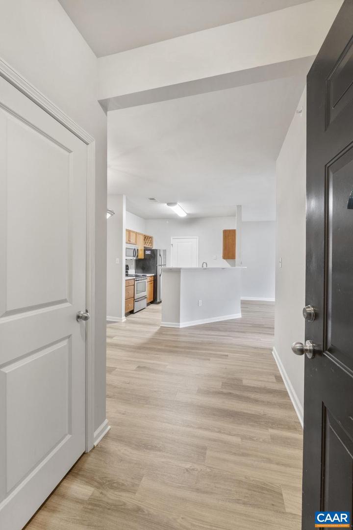 745 WALKER SQ #3B, CHARLOTTESVILLE, Virginia 22903, 1 Bedroom Bedrooms, ,1 BathroomBathrooms,Residential,For sale,745 WALKER SQ #3B,672917 MLS # 672917