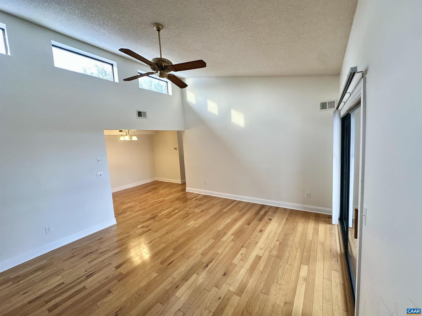 138 GREEN TURTLE LN #12, CHARLOTTESVILLE, Virginia 22901, 1 Bedroom Bedrooms, ,1 BathroomBathrooms,Residential,For sale,138 GREEN TURTLE LN #12,672918 MLS # 672918