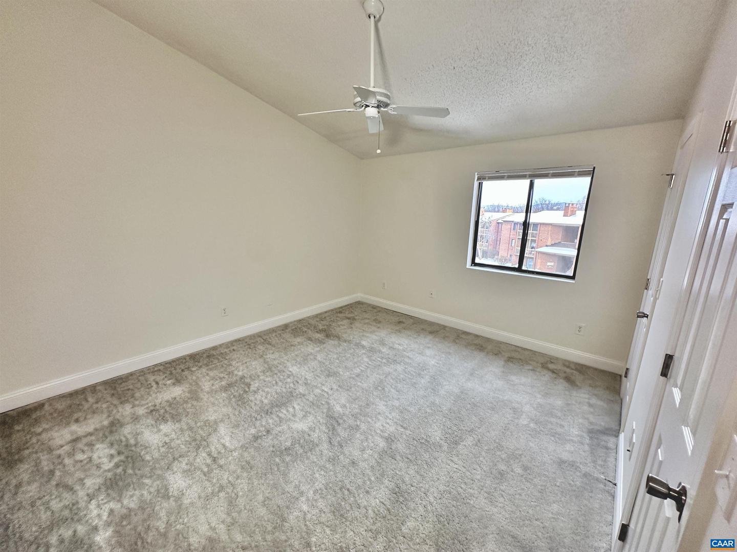 138 GREEN TURTLE LN #12, CHARLOTTESVILLE, Virginia 22901, 1 Bedroom Bedrooms, ,1 BathroomBathrooms,Residential,For sale,138 GREEN TURTLE LN #12,672918 MLS # 672918