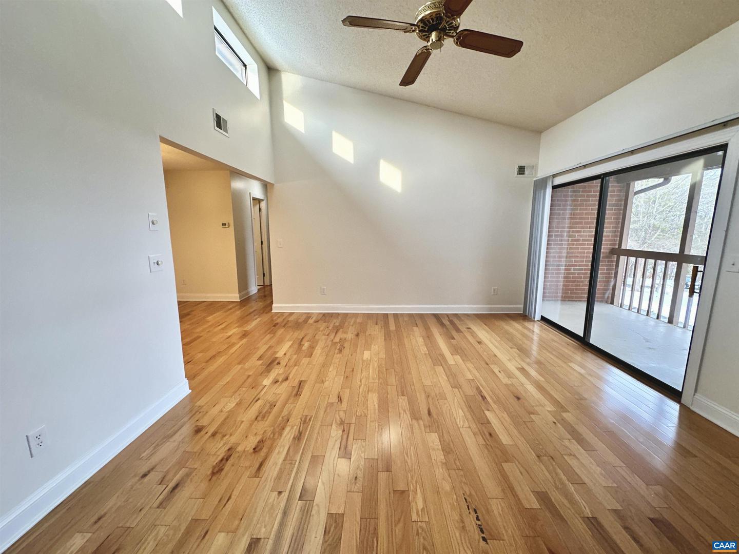 138 GREEN TURTLE LN #12, CHARLOTTESVILLE, Virginia 22901, 1 Bedroom Bedrooms, ,1 BathroomBathrooms,Residential,For sale,138 GREEN TURTLE LN #12,672918 MLS # 672918