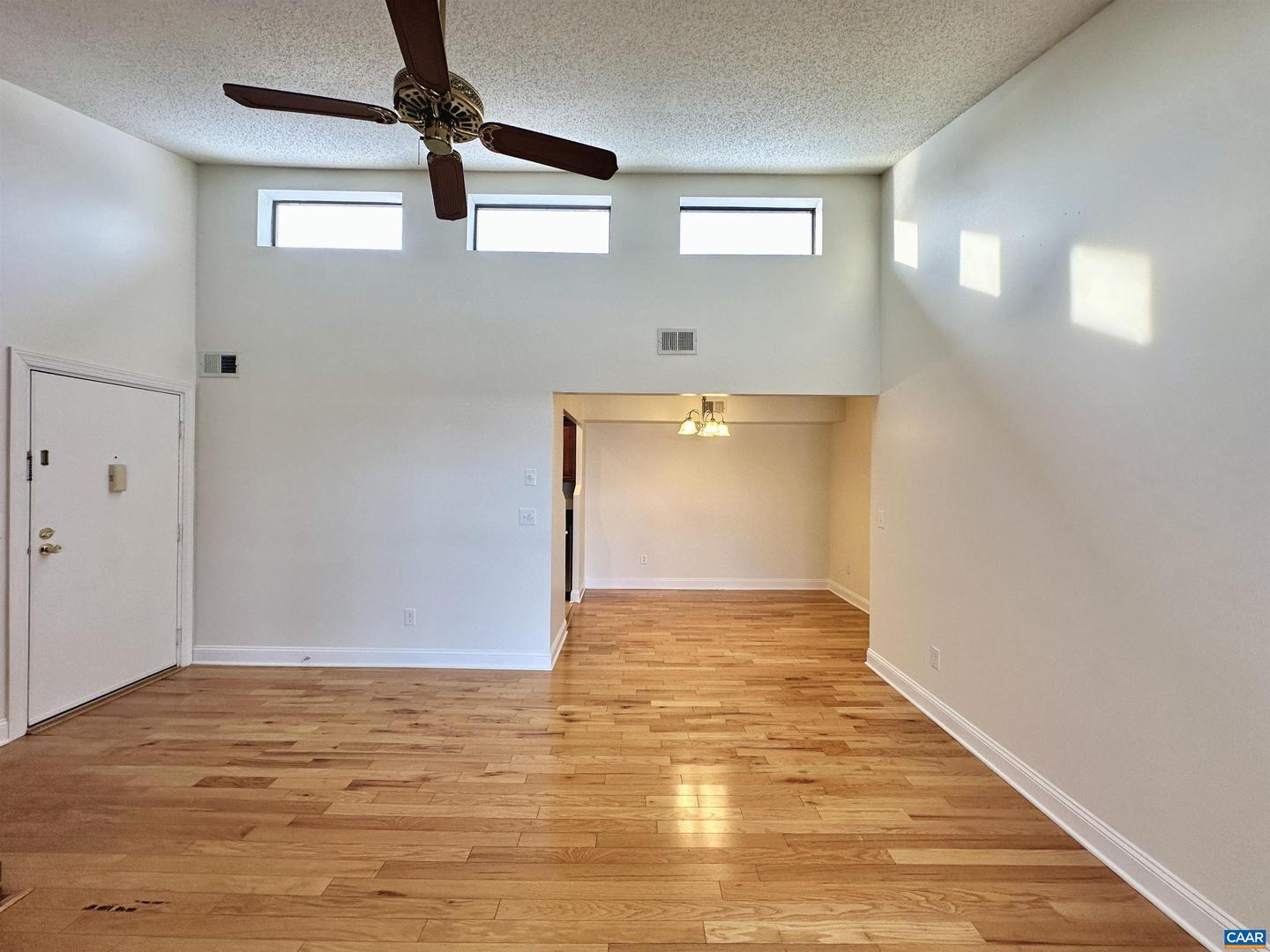 138 GREEN TURTLE LN #12, CHARLOTTESVILLE, Virginia 22901, 1 Bedroom Bedrooms, ,1 BathroomBathrooms,Residential,For sale,138 GREEN TURTLE LN #12,672918 MLS # 672918