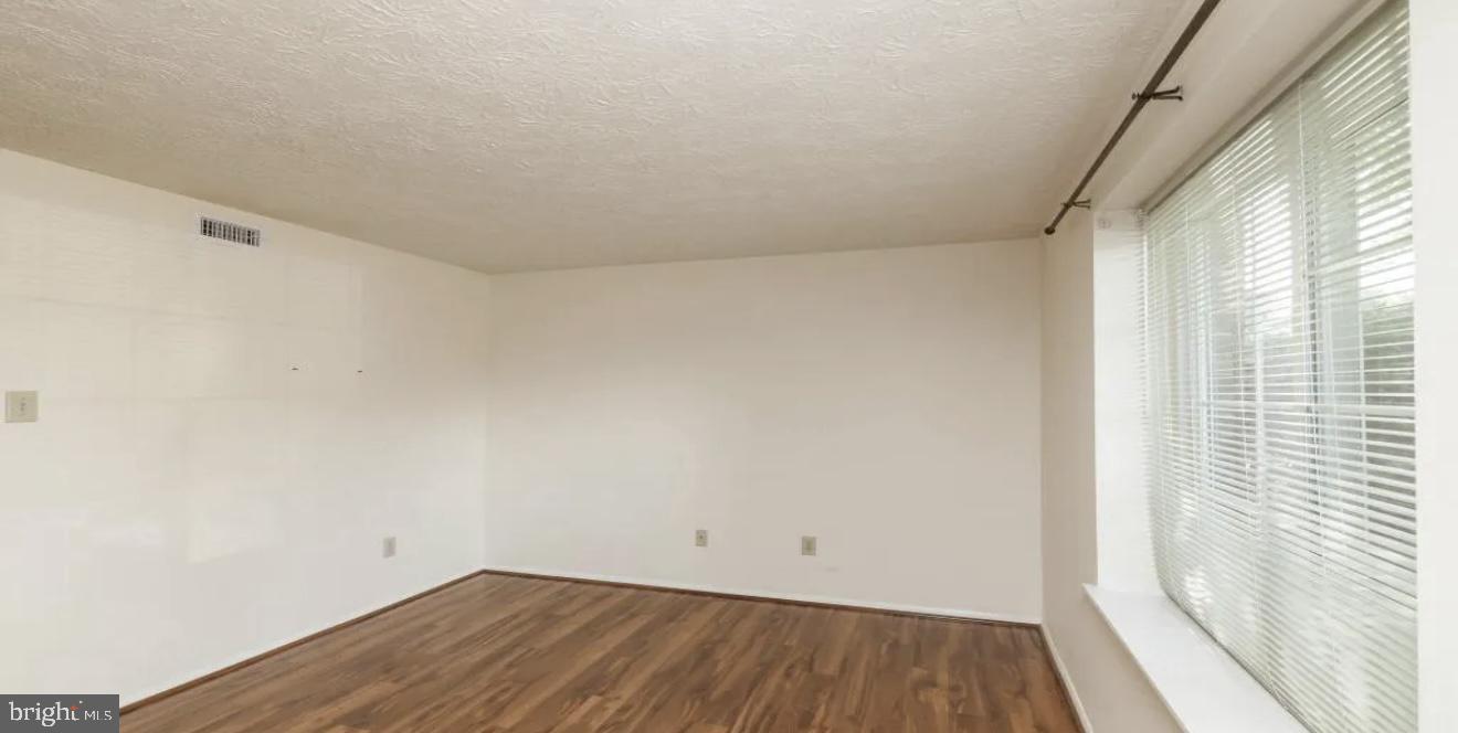 8380-B BROCKHAM DR, ALEXANDRIA, Virginia 22309, 2 Bedrooms Bedrooms, ,2 BathroomsBathrooms,Residential,For sale,8380-B BROCKHAM DR,VAFX2284052 MLS # VAFX2284052