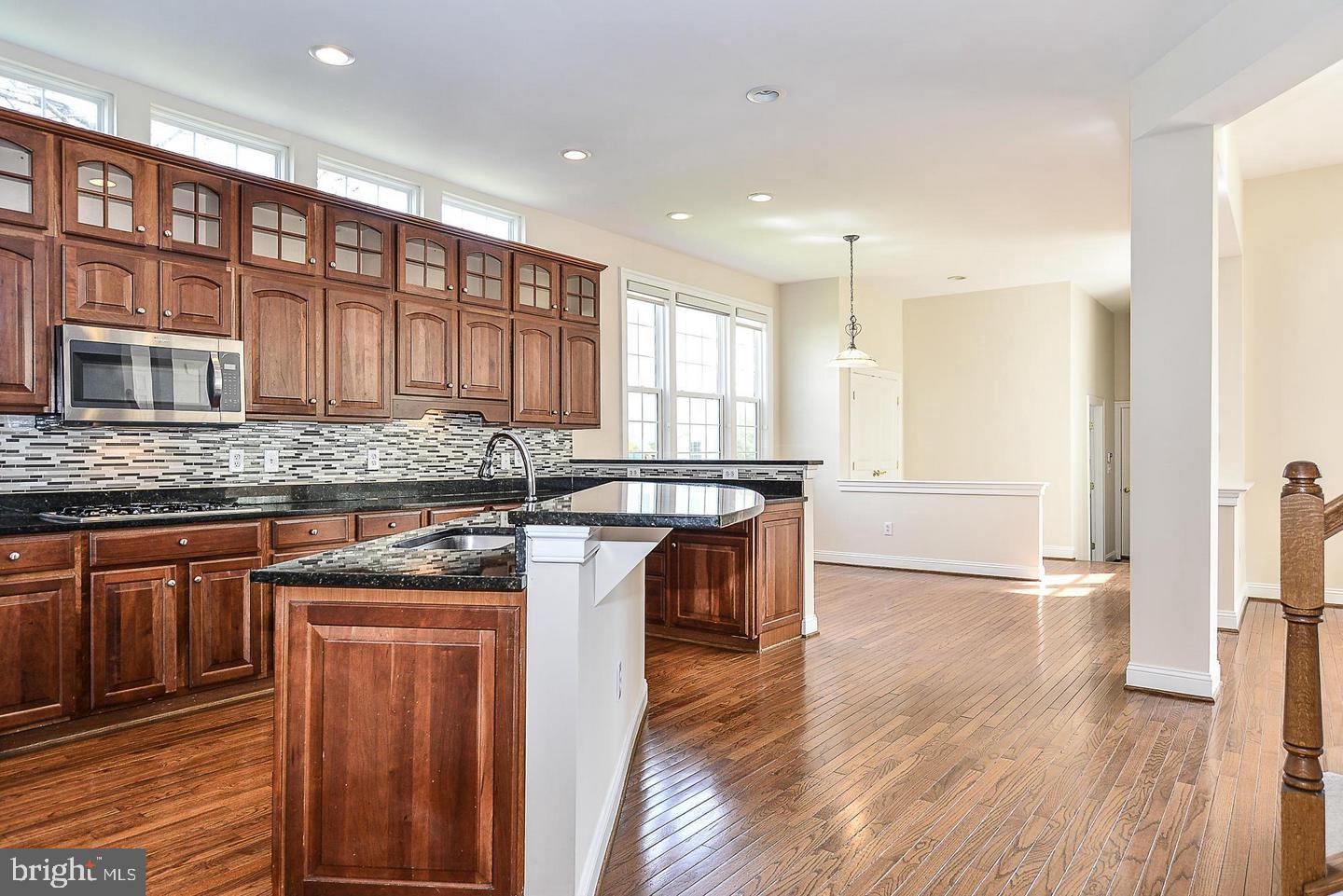 9223 OX RD, LORTON, Virginia 22079, 5 Bedrooms Bedrooms, 20 Rooms Rooms,5 BathroomsBathrooms,Residential,For sale,9223 OX RD,VAFX2284368 MLS # VAFX2284368