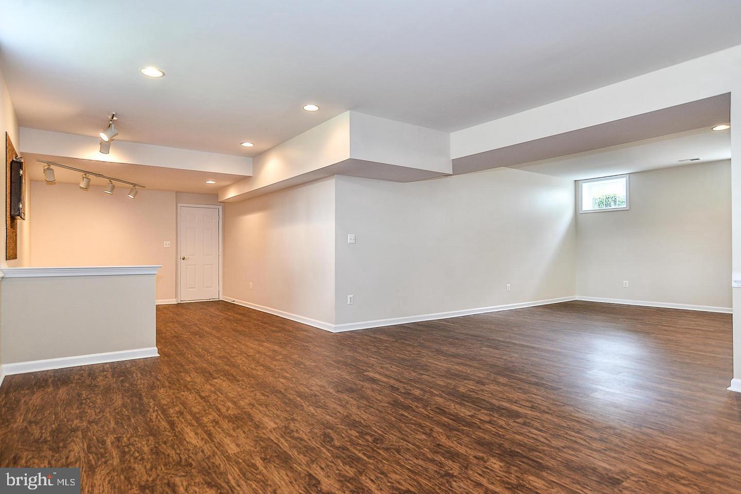 9223 OX RD, LORTON, Virginia 22079, 5 Bedrooms Bedrooms, 20 Rooms Rooms,5 BathroomsBathrooms,Residential,For sale,9223 OX RD,VAFX2284368 MLS # VAFX2284368