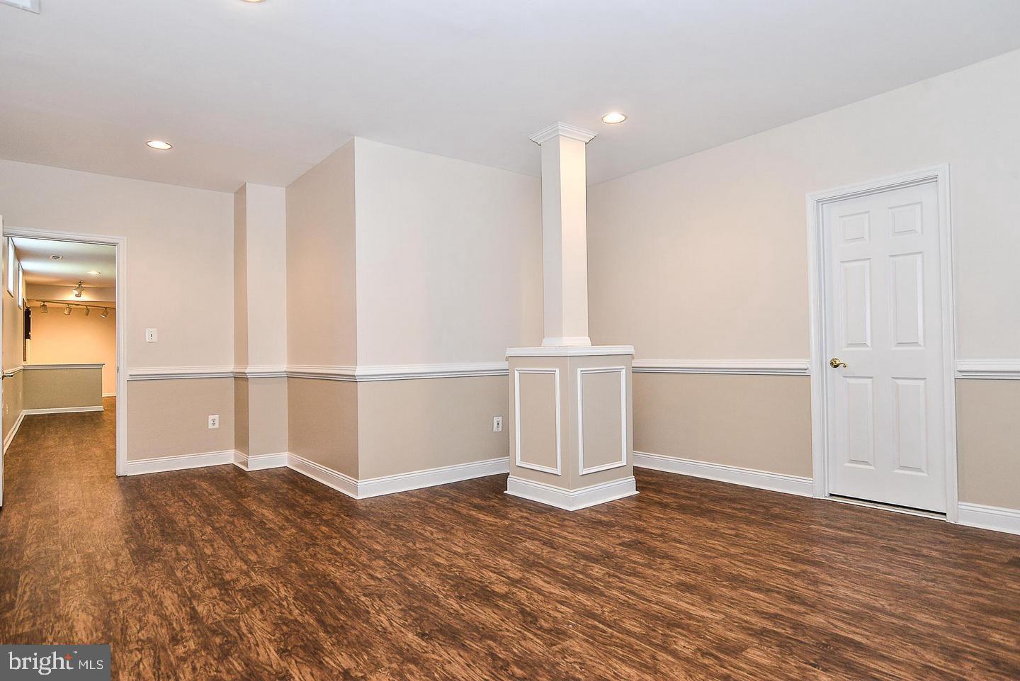 9223 OX RD, LORTON, Virginia 22079, 5 Bedrooms Bedrooms, 20 Rooms Rooms,5 BathroomsBathrooms,Residential,For sale,9223 OX RD,VAFX2284368 MLS # VAFX2284368