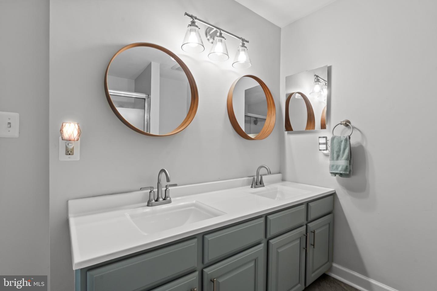 4920 A BARBOUR DR #A, ALEXANDRIA, Virginia 22304, 2 Bedrooms Bedrooms, 9 Rooms Rooms,3 BathroomsBathrooms,Residential,For sale,4920 A BARBOUR DR #A,VAAX2052942 MLS # VAAX2052942