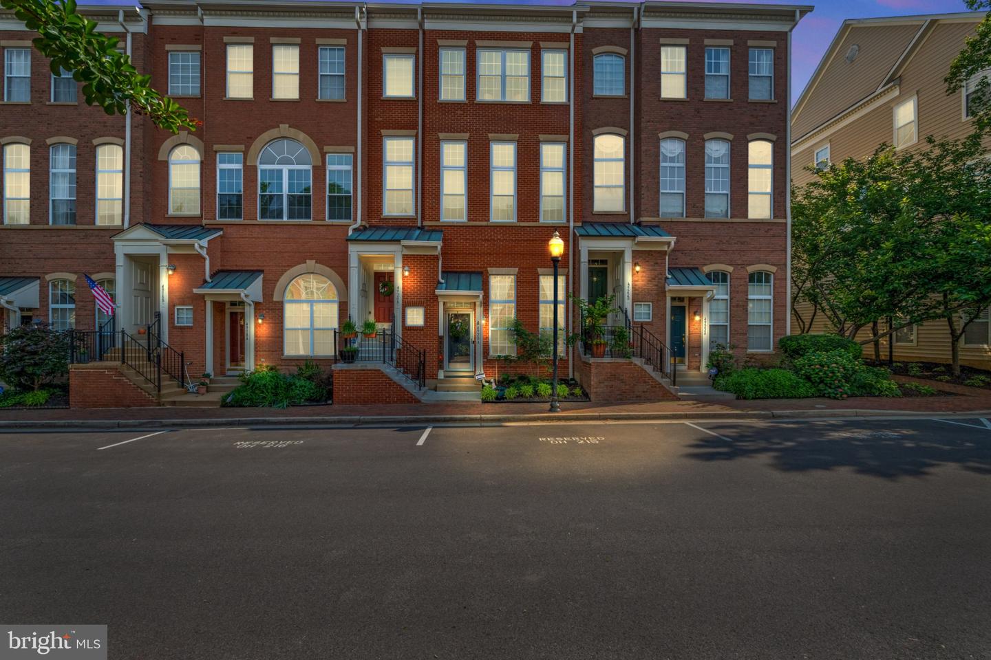 4920 A BARBOUR DR #A, ALEXANDRIA, Virginia 22304, 2 Bedrooms Bedrooms, 9 Rooms Rooms,3 BathroomsBathrooms,Residential,For sale,4920 A BARBOUR DR #A,VAAX2052942 MLS # VAAX2052942