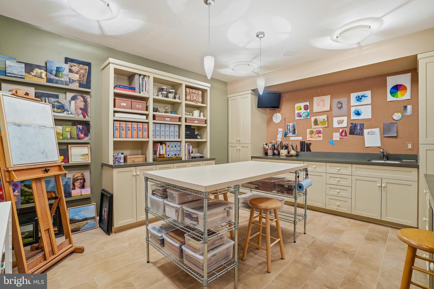 1490 LILY LOCH WAY, GREAT FALLS, Virginia 22066, 5 Bedrooms Bedrooms, ,4 BathroomsBathrooms,Residential,For sale,1490 LILY LOCH WAY,VAFX2285148 MLS # VAFX2285148