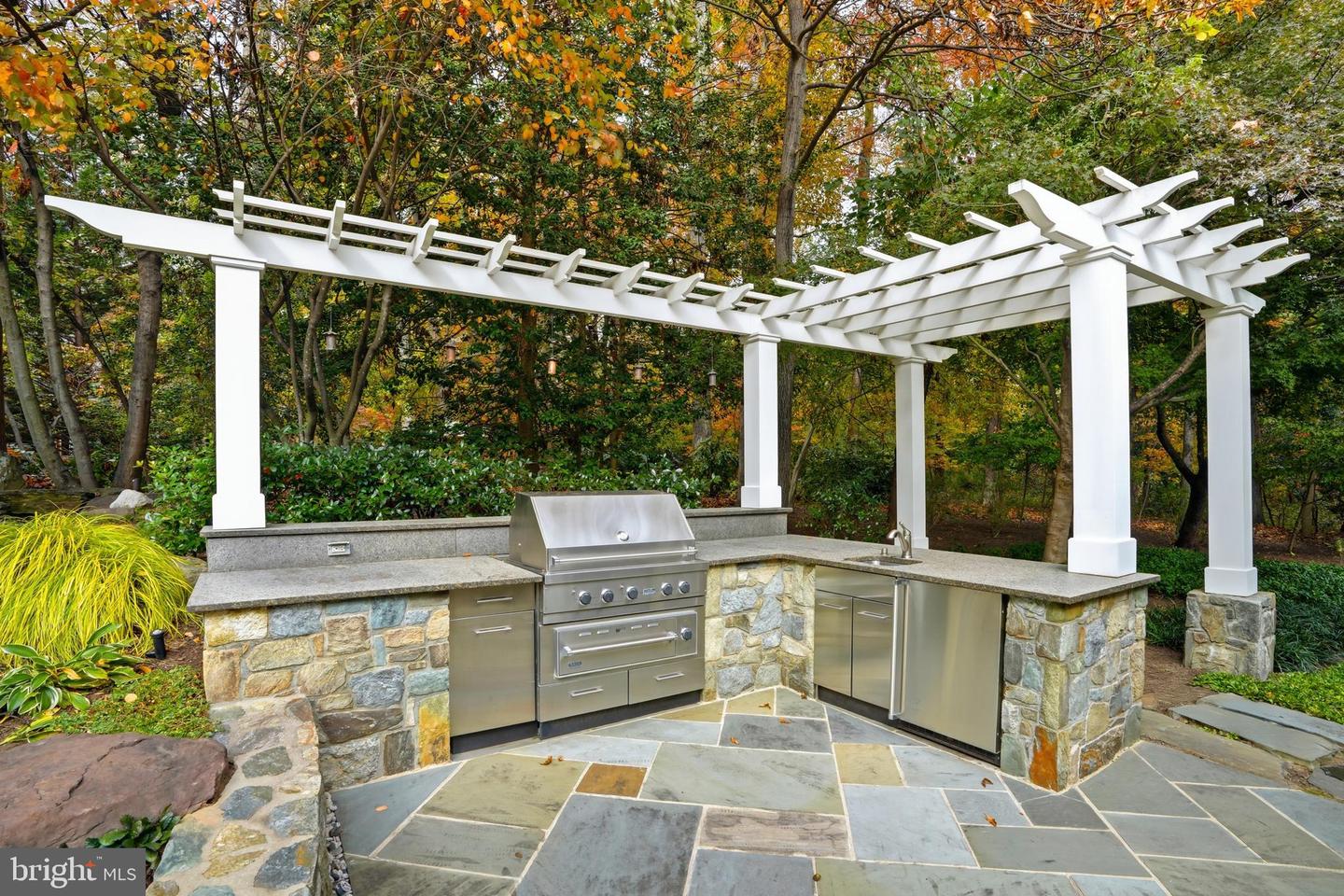 1490 LILY LOCH WAY, GREAT FALLS, Virginia 22066, 5 Bedrooms Bedrooms, ,4 BathroomsBathrooms,Residential,For sale,1490 LILY LOCH WAY,VAFX2285148 MLS # VAFX2285148