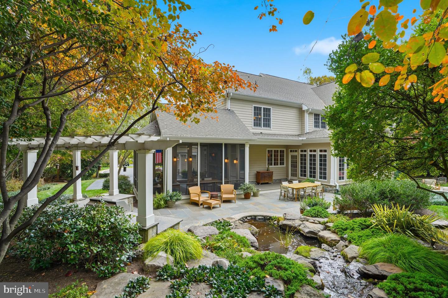 1490 LILY LOCH WAY, GREAT FALLS, Virginia 22066, 5 Bedrooms Bedrooms, ,4 BathroomsBathrooms,Residential,For sale,1490 LILY LOCH WAY,VAFX2285148 MLS # VAFX2285148