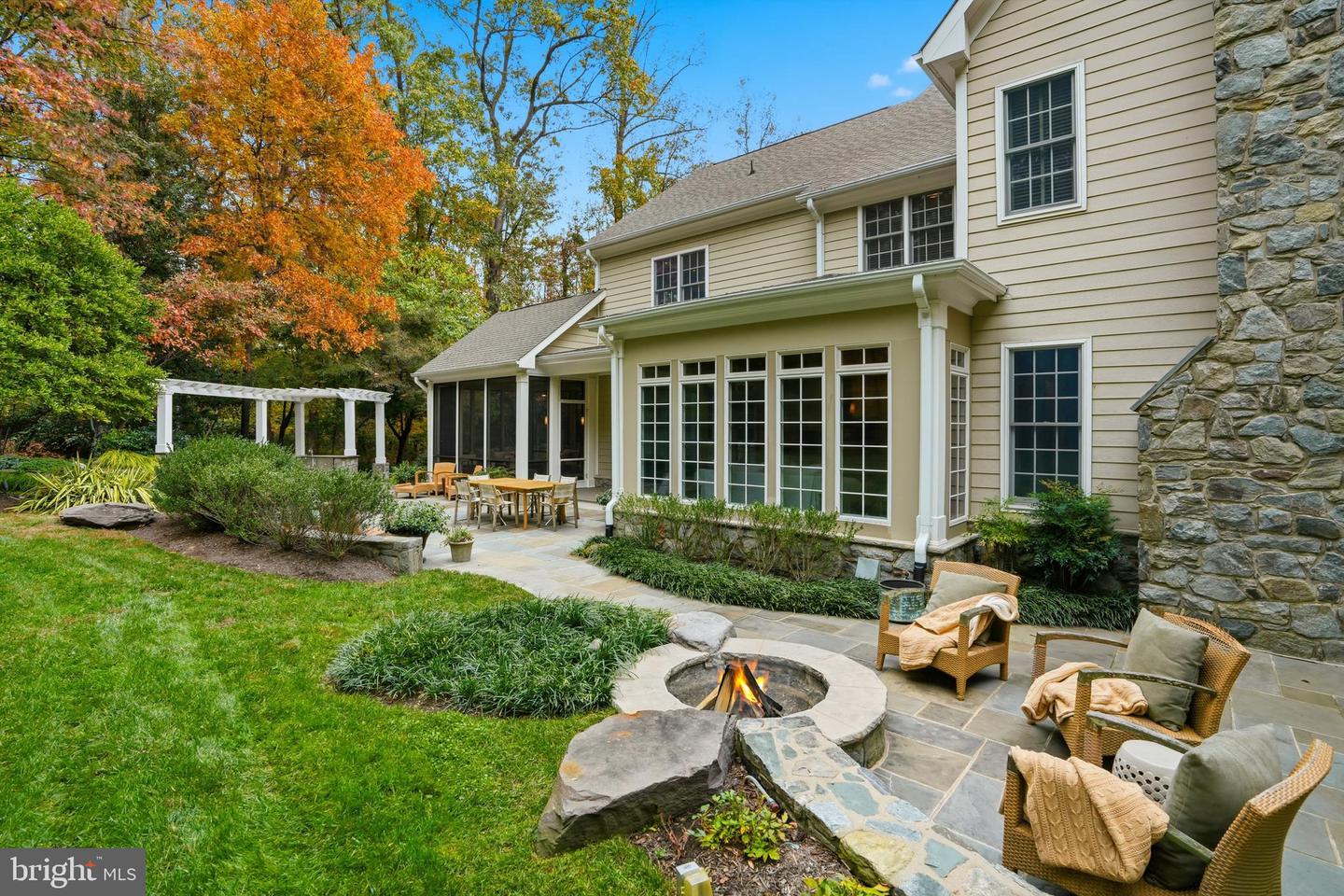 1490 LILY LOCH WAY, GREAT FALLS, Virginia 22066, 5 Bedrooms Bedrooms, ,4 BathroomsBathrooms,Residential,For sale,1490 LILY LOCH WAY,VAFX2285148 MLS # VAFX2285148