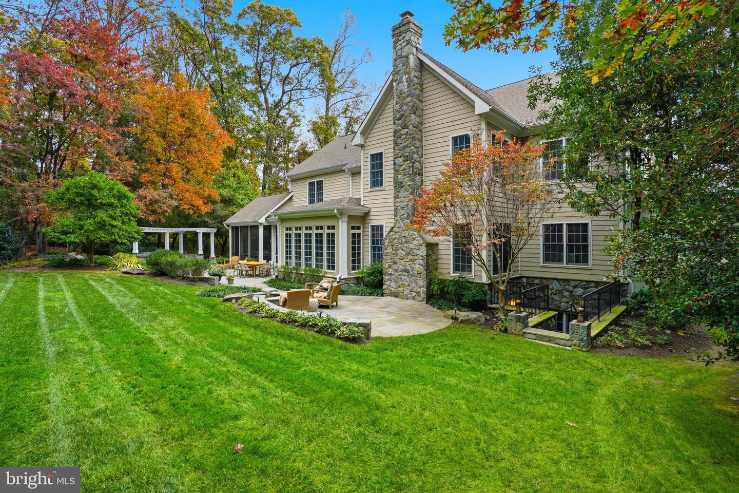 1490 LILY LOCH WAY, GREAT FALLS, Virginia 22066, 5 Bedrooms Bedrooms, ,4 BathroomsBathrooms,Residential,For sale,1490 LILY LOCH WAY,VAFX2285148 MLS # VAFX2285148